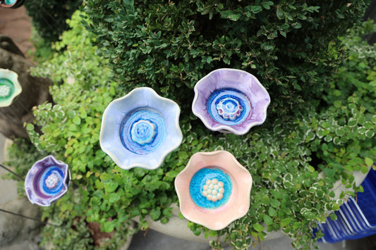 Flower Puddlers – Assorted Colors (Single) - Image 1 of 7 | Garden Accessory